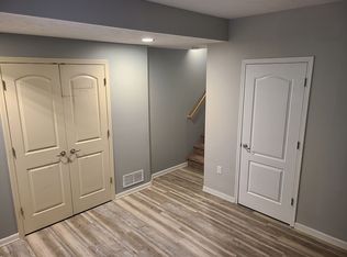 16505 Grand Ave, Omaha, NE 68116