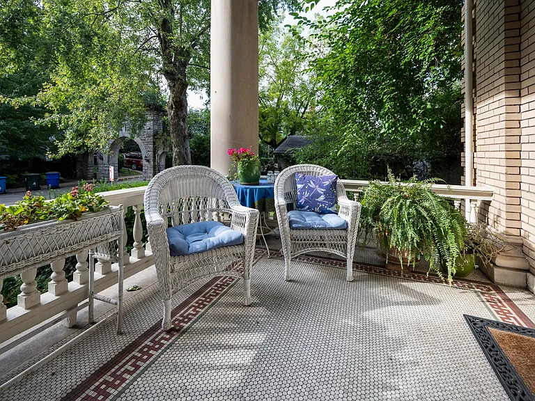 25 Hampton Ct #7 — Photo 11