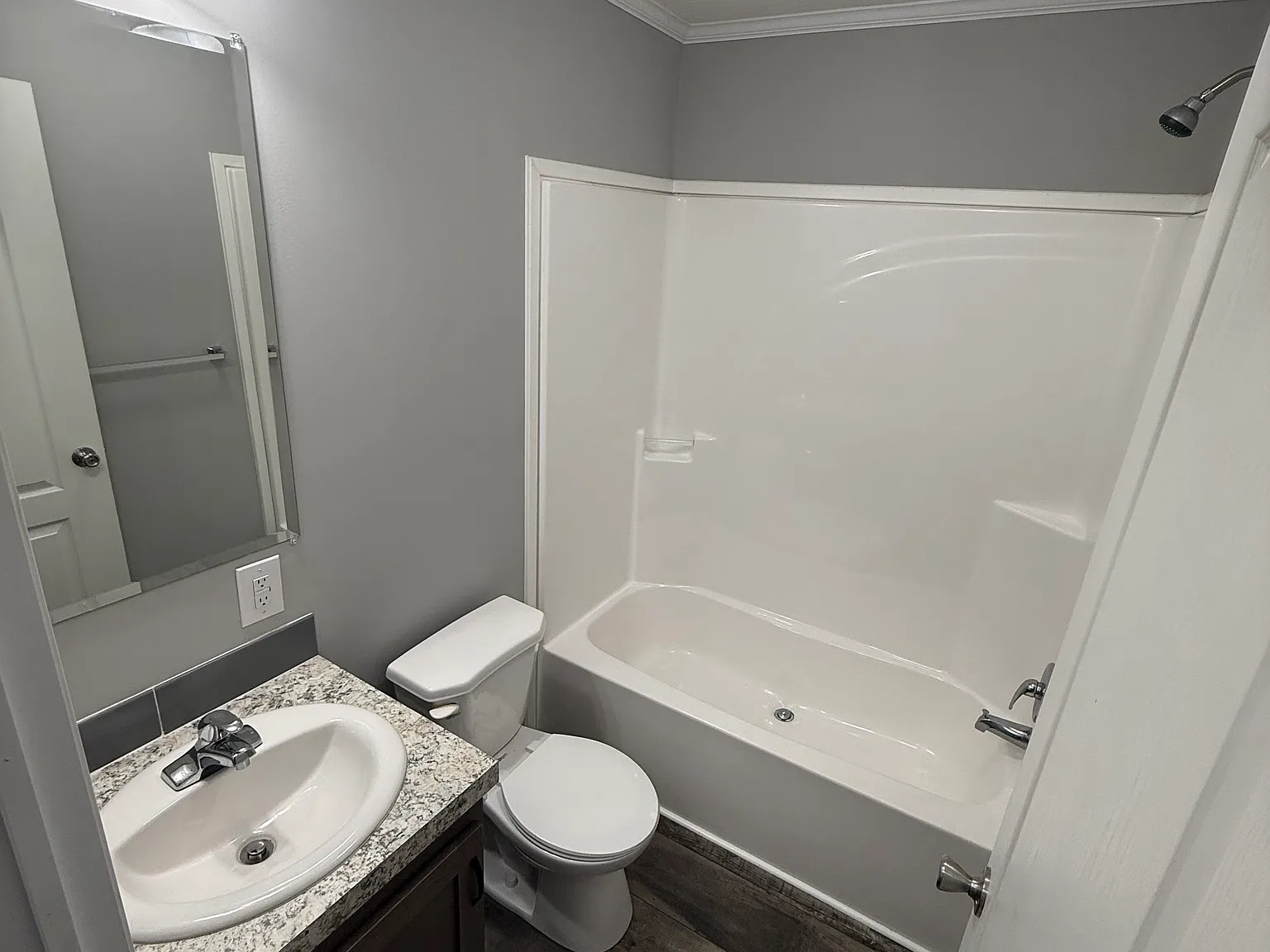 2 bed, 640 sqft, $1,100 — Photo 4