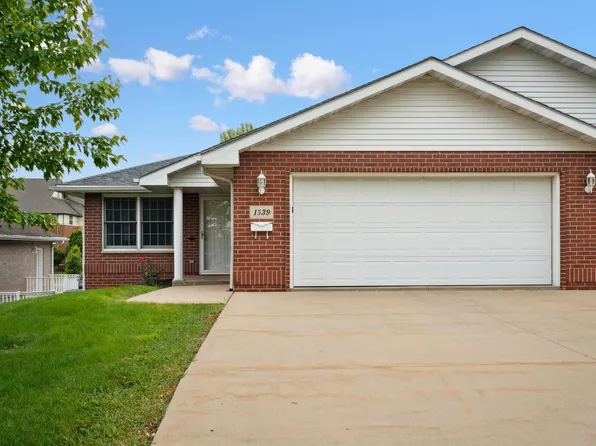 1539 Bies Dr, Dubuque, IA 52002