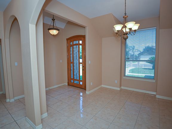 4th image of 707 N Alteza Dr