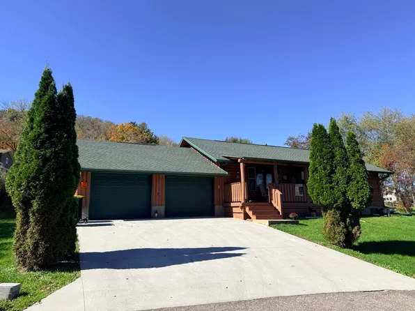 660 N Grove St, Richland Center, WI 53581