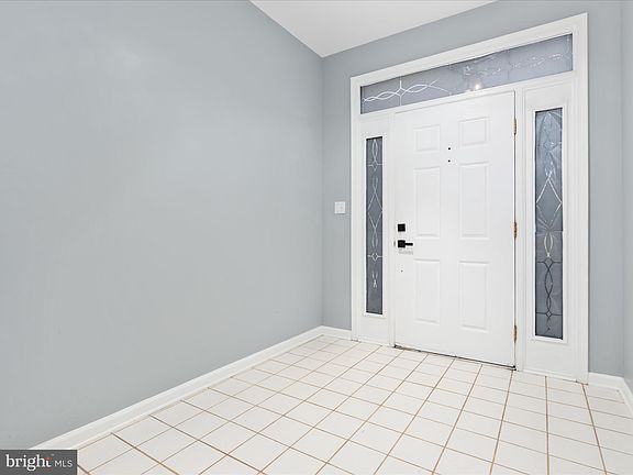 3rd image of 25328 Ashbury Dr
