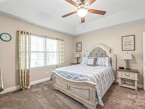 5th image of 1542 Crowders Woods Dr