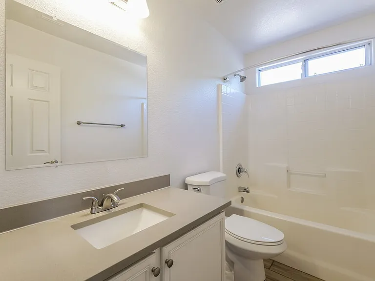 3430 N Saffron — Photo 15