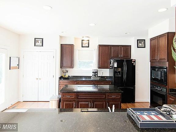 5th image of 42864 Sidney Pl