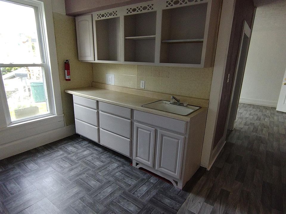 418 Harbor St 418 Harbor St Conneaut OH Zillow