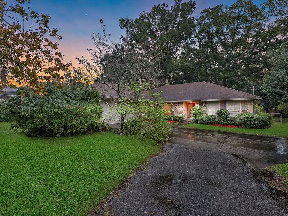 1st image of 523 Clifton Bluff Ln