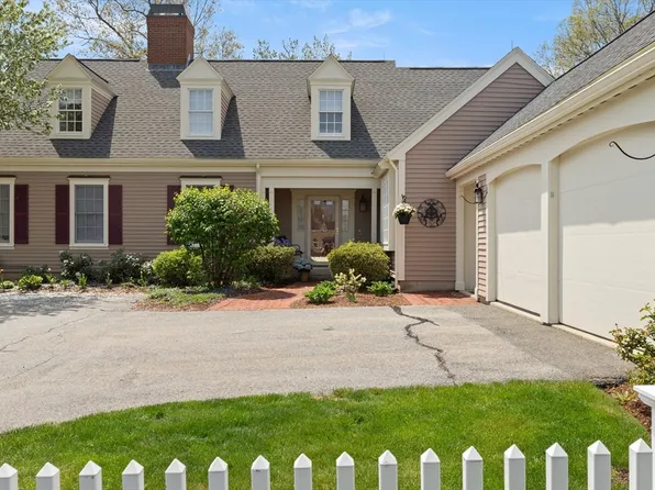 61 Great Hill Dr #61, Topsfield, MA 01983