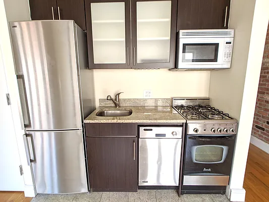 Rented by Mirador Real Estate | media 3