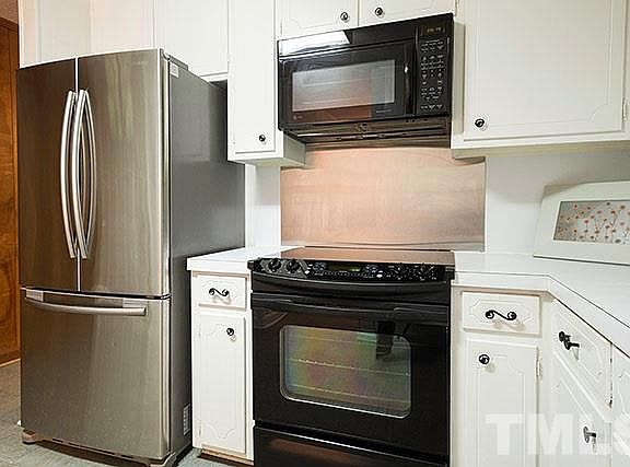 4th image of 3106 Stanford Dr