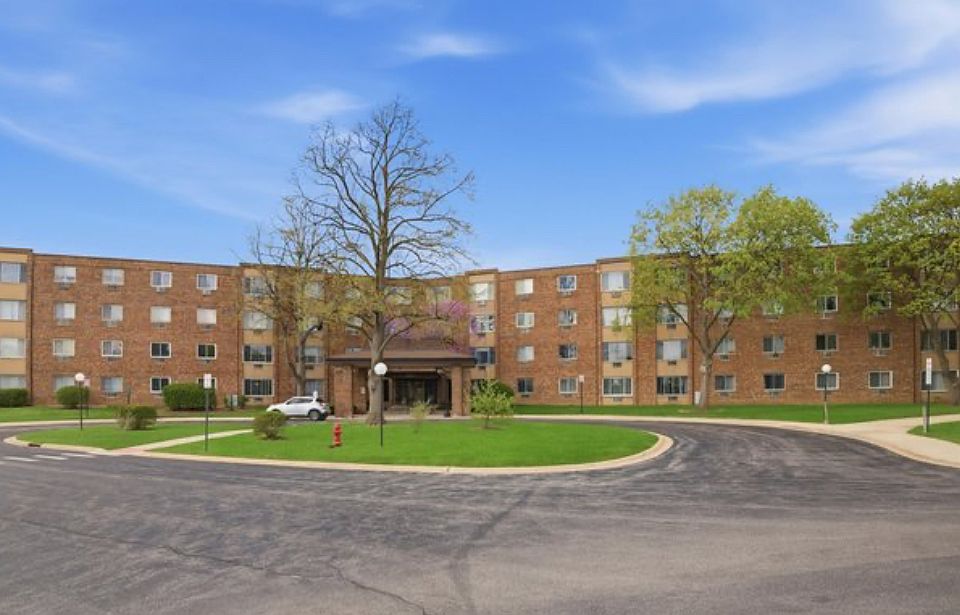1st image of 1880 Bonnie Ln APT 302