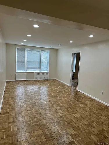 250 N Broadway #2E Photo 1