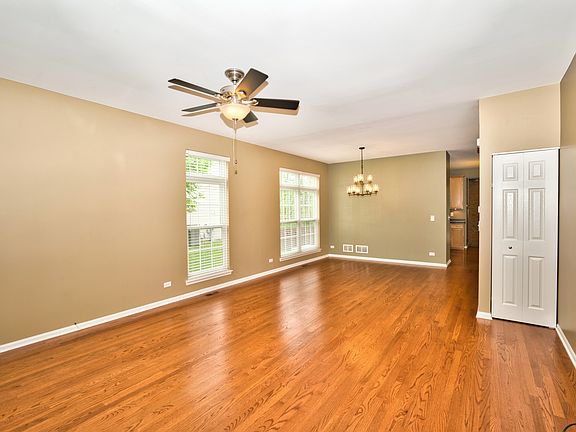2nd image of 945 Summerhill Dr #2