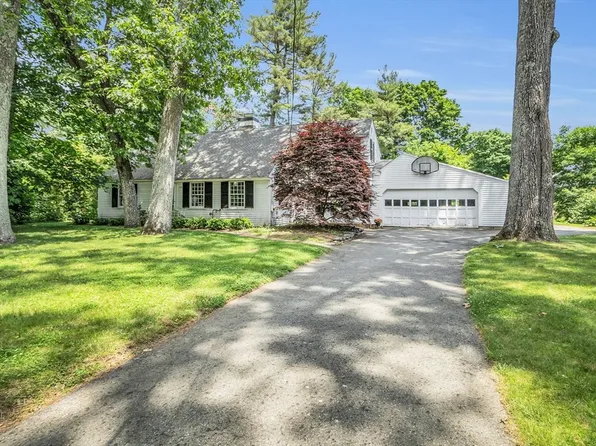 118 Alcott Rd, Concord, MA 01742