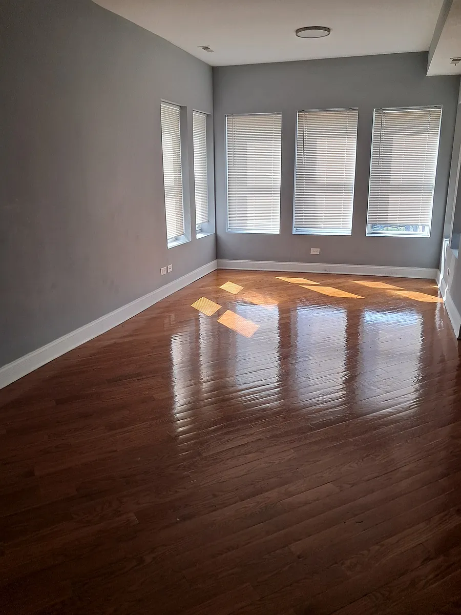 Building Photo - 6749 S Dorchester Ave #6