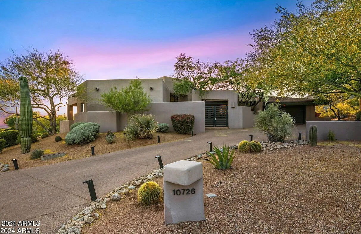 3 bed, 3.0 bath, 2922 sqft, $8,000 — Photo 3