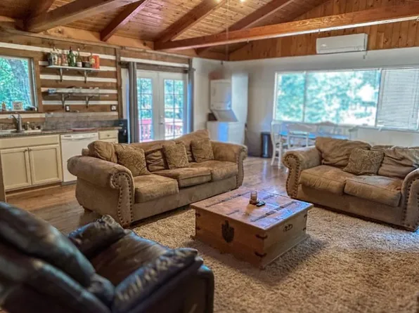 22100 Feather River Dr, Sonora, CA 95370