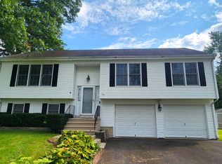 1 Madeley Ct, Plainville, CT 06062