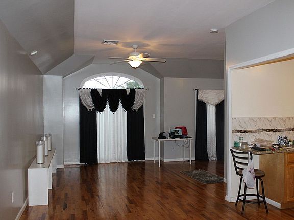 2nd image of 15527 77th St #2