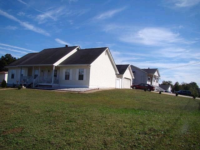 2nd image of 629 Carlton Rd