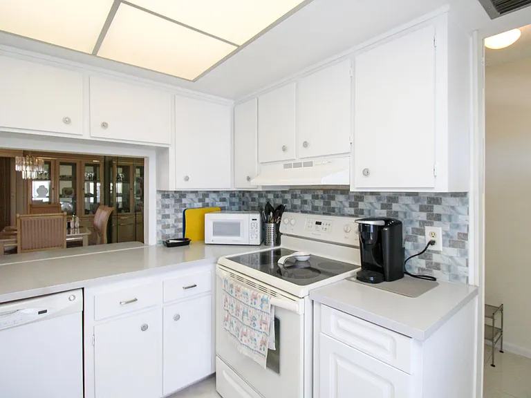239 Palm Dr #2 — Photo 8