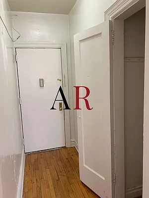 Rented by Lev Mavashev, LREB | media 40