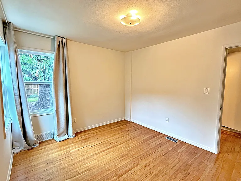 8048 SE Ellis St — Photo 14