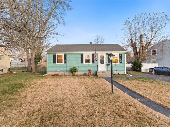 203 Algonquin St, Brockton, MA 02302