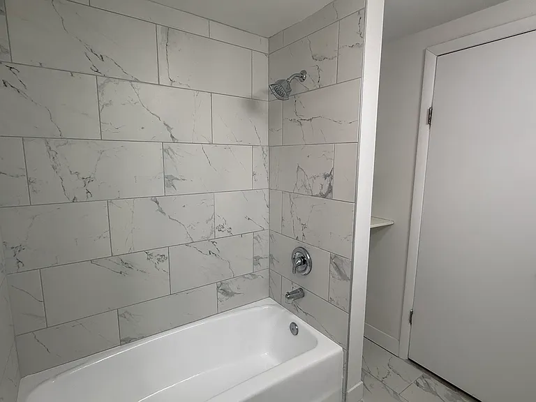 4637 N Melvina Ave #G — Photo 12
