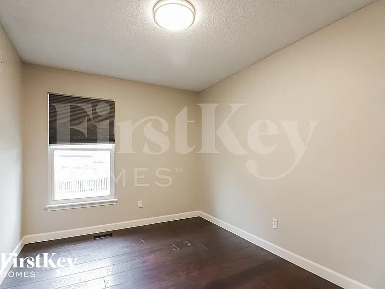 412 N Crest Dr — Photo 13