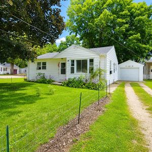 704 Douglas Ave, Dixon, IL, 61021