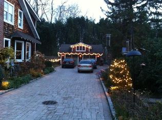 10 Hawkins Ave, East Setauket, NY 11733