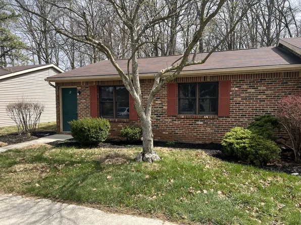 647 Pebble Place Dr APT 6, Delaware, OH 43015