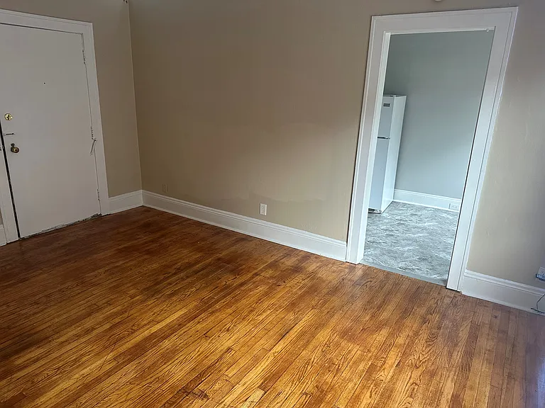 Highland Manor Apartments — Photo 22