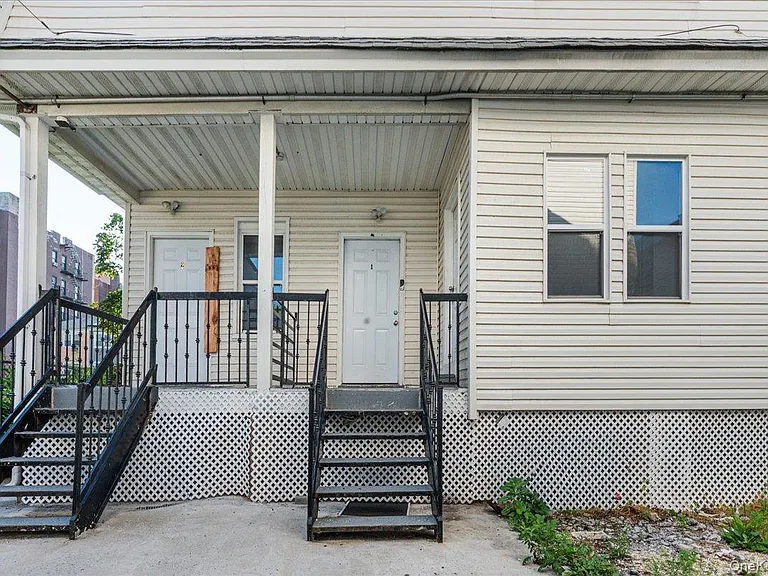 13-23A McBride St #1 — Photo 2