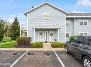 1005 Cambridge Manor Dr, Schenectady, NY 12302