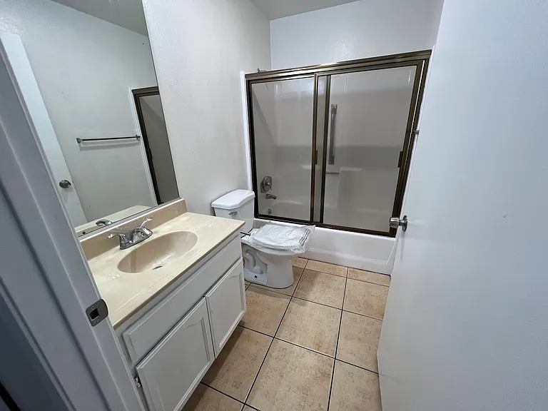 504 S Normandie Ave #301 — Photo 6