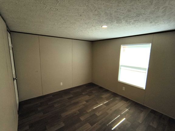 4th image of 112 Southlake Dr