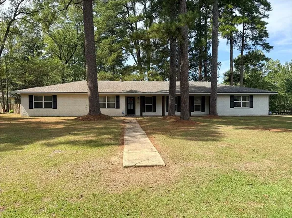 451 Azalea Ave, Pineville, LA 71360