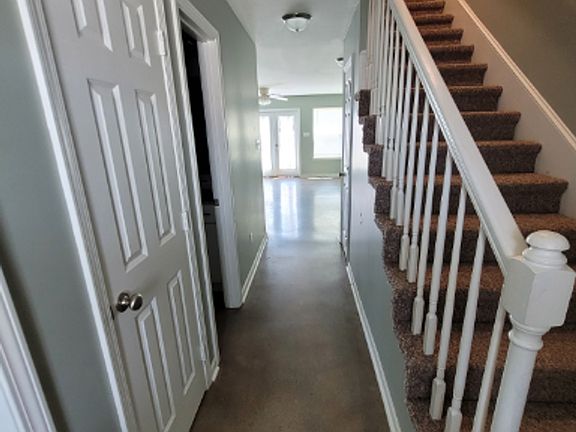 2nd image of 1602 Dehart Dr #C