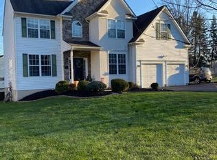 81 Fox Hollow Cir, Pottstown, PA 19464