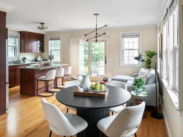 52 Franklin St #3, Somerville, MA 02145