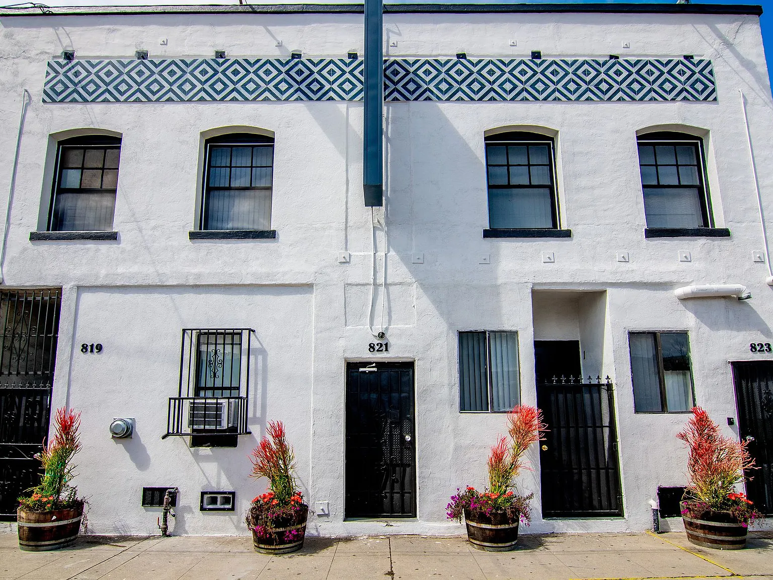Furnished on Flint — Photo 3