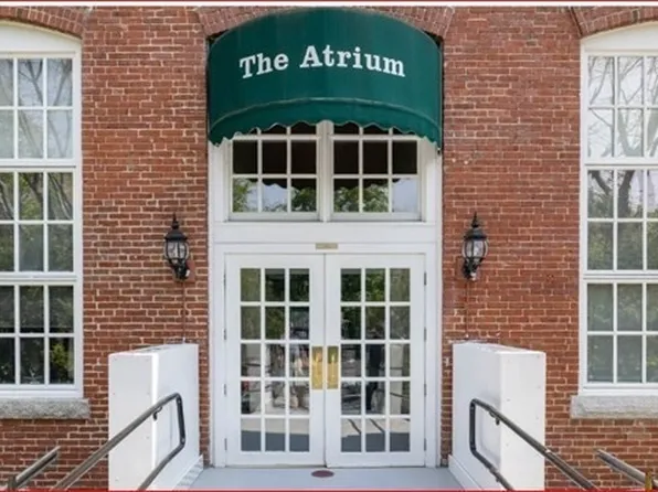53 Warren St APT 205, Newburyport, MA 01950