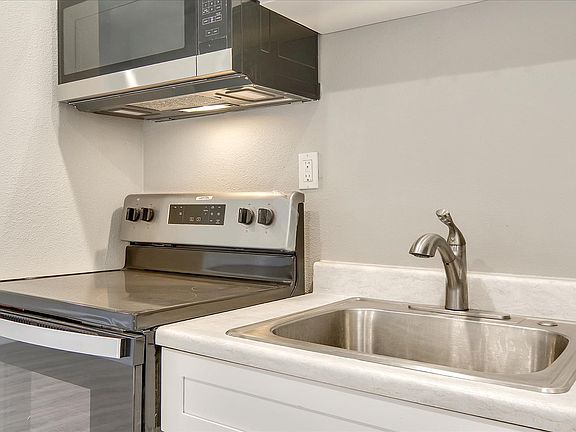 5th image of 298 N 7th St #220