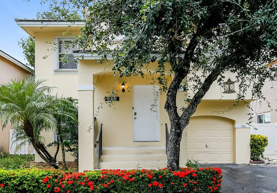 848 NW 98th Ave