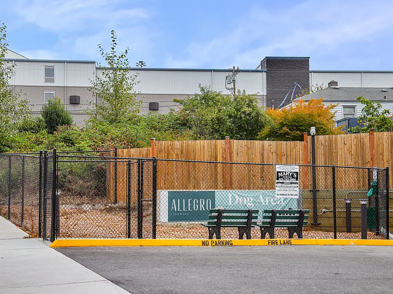 Allegro Apartments — Photo 10