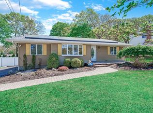 127 Elliot Ave, Lake Grove, NY 11755