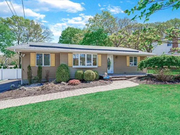 127 Elliot Avenue, Lake Grove, NY 11755